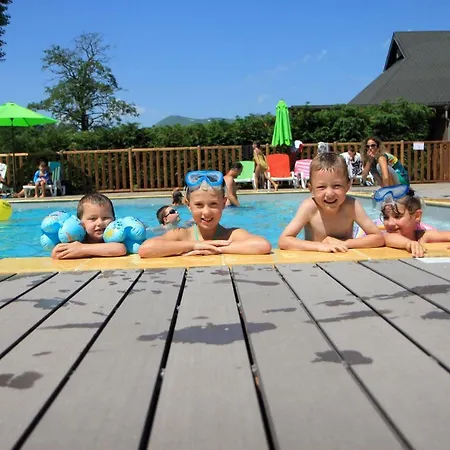 キャンプ場 Domaine Du Chambon ミュロル