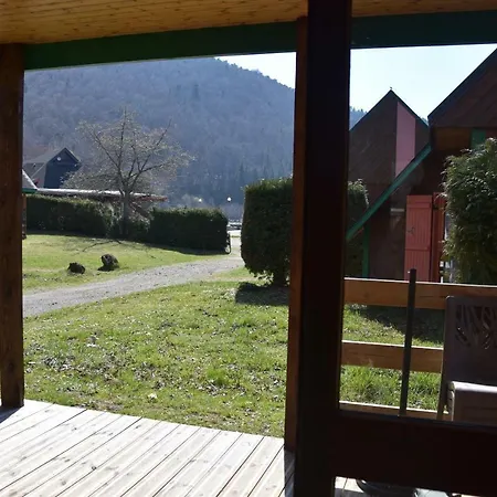 キャンプ場 Domaine Du Chambon *