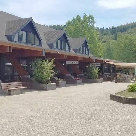 Domaine Du Chambon キャンプ場